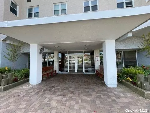 522 Shore Rd #2EE, Long Beach, NY 11561