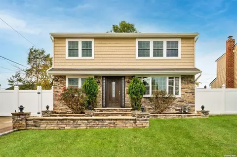 6 George Ave, Hicksville, NY 11801