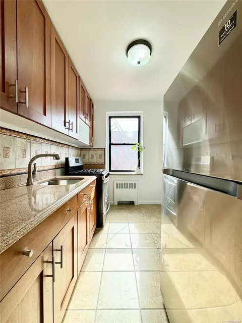 88-08 32nd Ave #F607, East Elmhurst, NY 11369