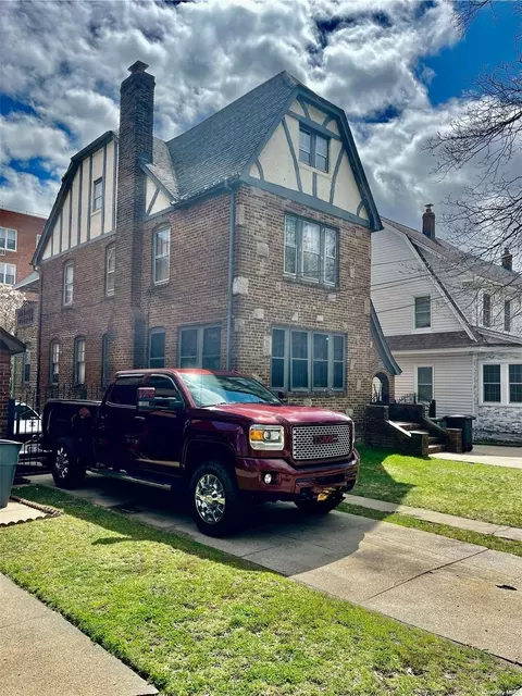 187-24 Wexford Ter, Jamaica, NY 11432