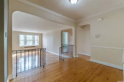 84-49 168th St #4D, New York, NY 11432