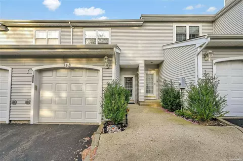191 Windward Dr #191, Port Jefferson, NY 11777