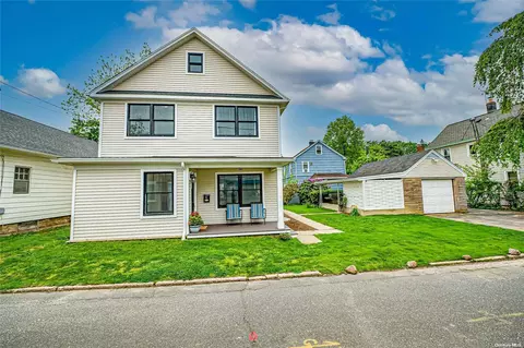 63 14th Ave, Sea Cliff, NY 11579