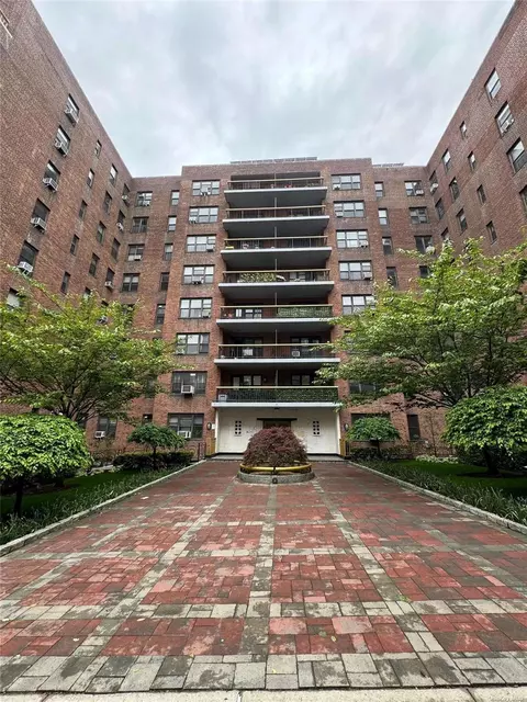 67-76 Booth St #1G, Forest Hills, NY 11375