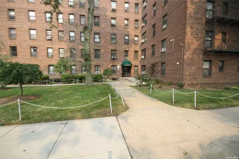 52-54 65th Pl #5L, Maspeth, NY 11378