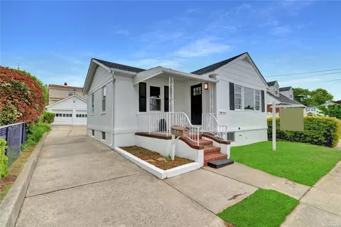 57 Catherine Ave, Franklin Square, NY 11010