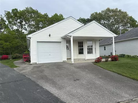 5190 Village Cir #5190, Manorville, NY 11949