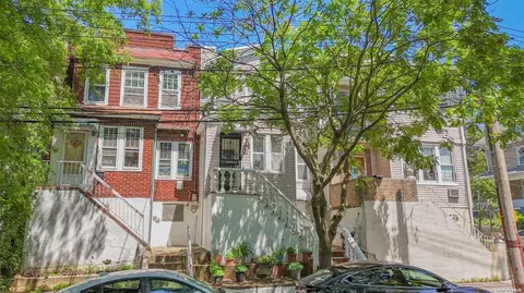84-55 85th Ave, New York, NY 11421