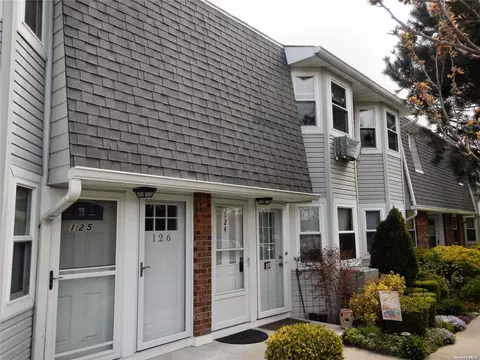 124 Millard Ave #124, Babylon, NY 11704
