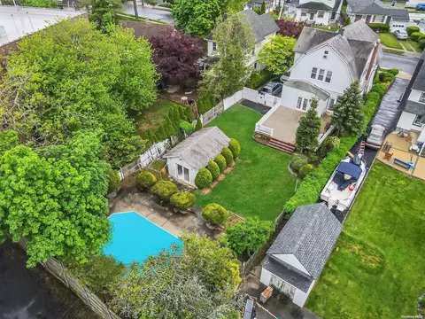 21 Harrison Ave, Lynbrook, NY 11563