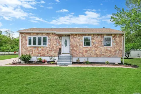 175 Baiting Place Rd, Farmingdale, NY 11735