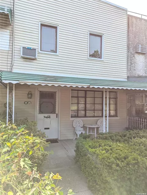 150-26 Booth Memorial Ave, New York, NY 11355
