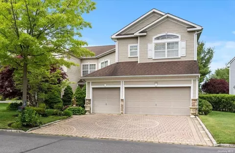37 Hamlet Dr #37, Mount Sinai, NY 11766