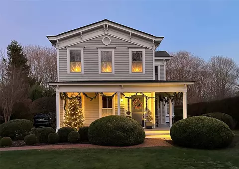 186 S Country Rd, Southampton, NY 11960