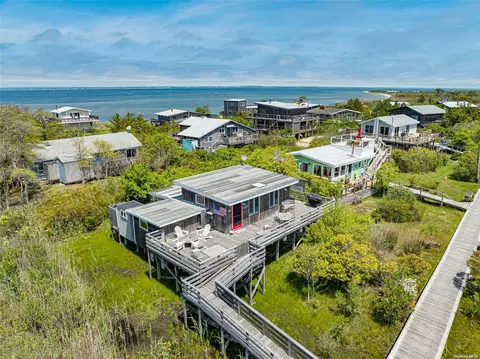 6 Seafoam Walk, Patchogue, NY 11772