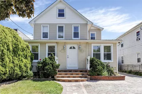 217 Church St, Freeport, NY 11520