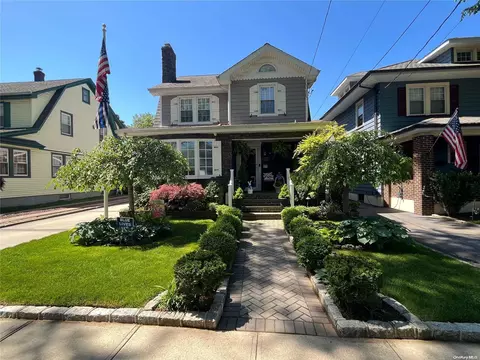 76 Cypress St, Floral Park, NY 11001