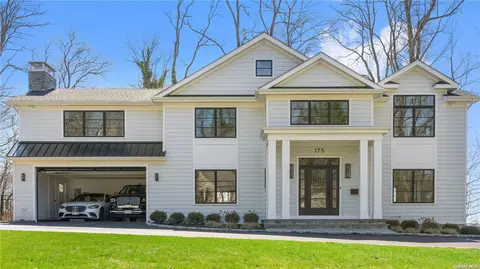 175 Peach Dr, North Hempstead, NY 11576