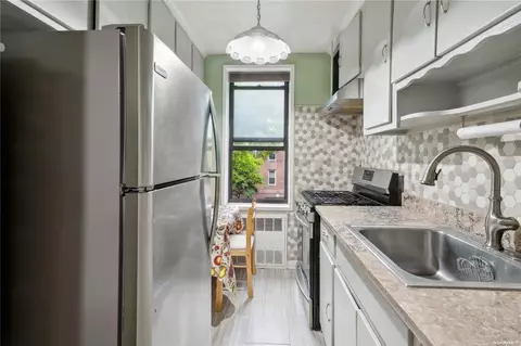 33-06 92 St #2M, Jackson Heights, NY 11372