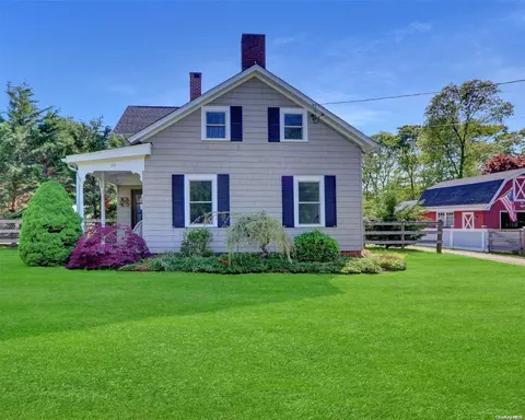 22 Pine St, East Moriches, NY 11940