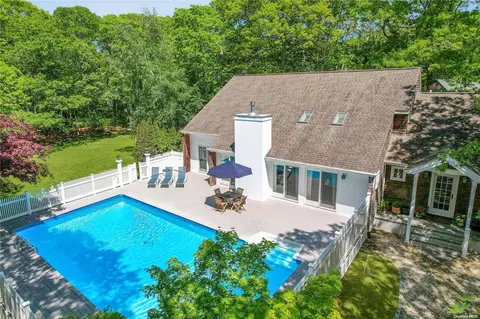 4 Strathmore Ct, Eastport, NY 11941