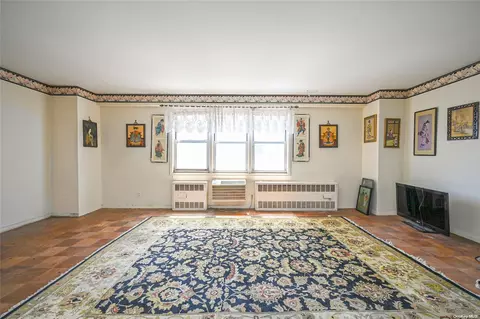 86-15 Broadway #14F, New York, NY 11373