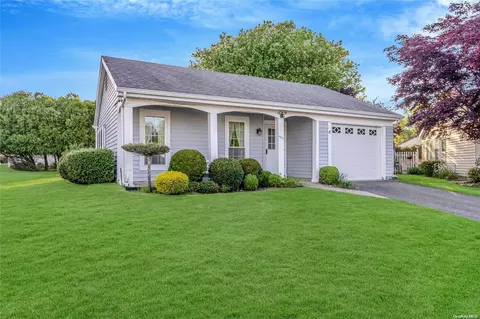 462 Summerwood #462, Ridge, NY 11961