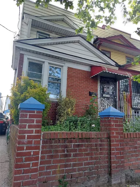 104-54 Lefferts Blvd, South Richmond Hill, NY 11419