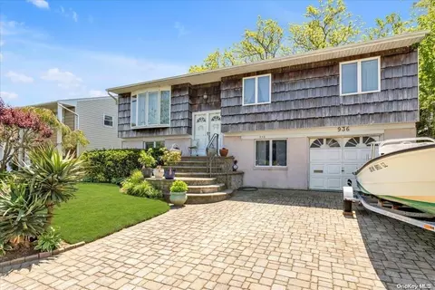 936 Gerry Ave, Lido Beach, NY 11561