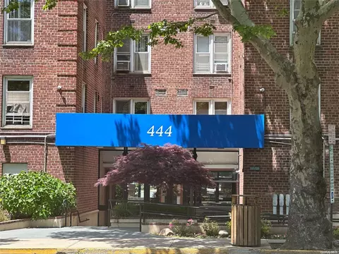 444 Middle Neck Rd #3N, North Hempstead, NY 11023