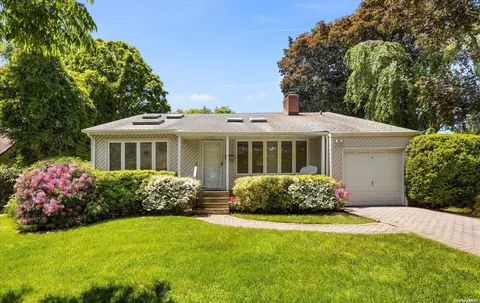32 Elderberry Rd, Syosset, NY 11791