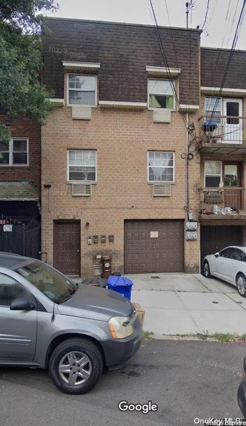 140-76 Burden Cres, Jamaica, NY 11435