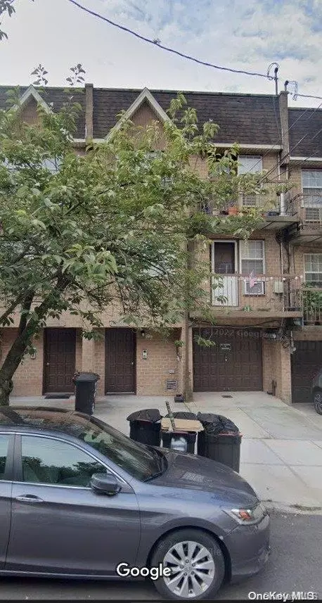 140-72 Burden Cres, New York, NY 11435