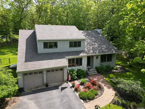 11220 Soundview Ave, Southold, NY 11971