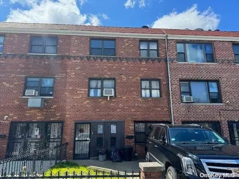 77-18 30th Ave, New York, NY 11370