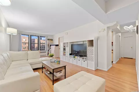 5803 Calloway St #6KK, New York, NY 11368