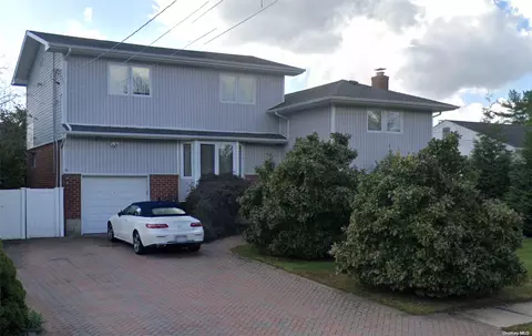253 Burlington Ave, Deer Park, NY 11729