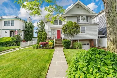 327 W Pine St, Long Beach, NY 11561