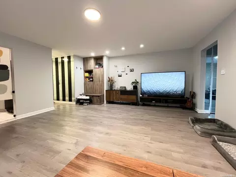 105-30 66th Ave #4F, Forest Hills, NY 11375