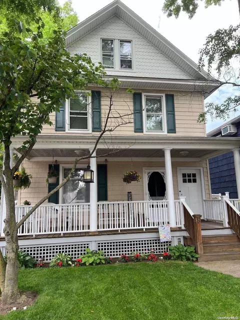 32 S Tyson Ave, Floral Park, NY 11001