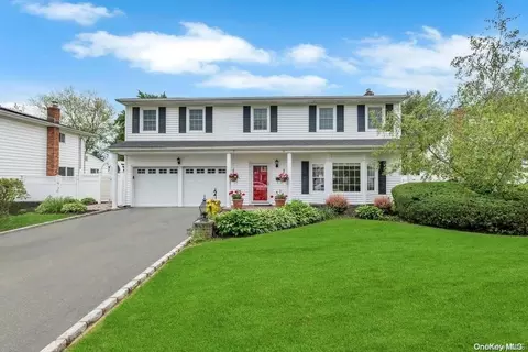 64 Primrose Ln, Kings Park, NY 11754