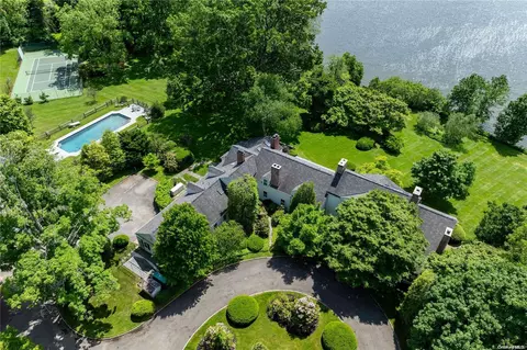 200 Cleft Rd, Mill Neck, NY 11765