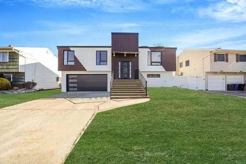 3811 Illona Ln, Oceanside, NY 11572