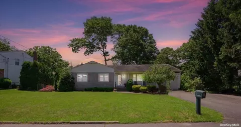 56 2nd St, Lake Ronkonkoma, NY 11779
