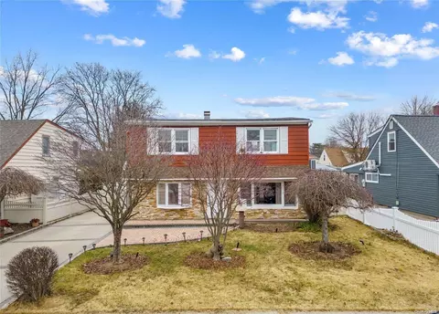 832 Merillon Ave, North Hempstead, NY 11590