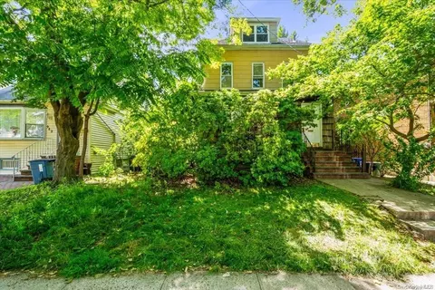 9-38 118th St, New York, NY 11356