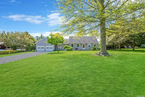 600 Wavecrest Ln, Mattituck, NY 11952