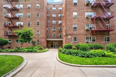 44-69 Kissena Blvd #1L, New York, NY 11355