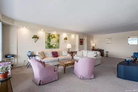 166-25 Powells Cove Blvd #8K, New York, NY 11357