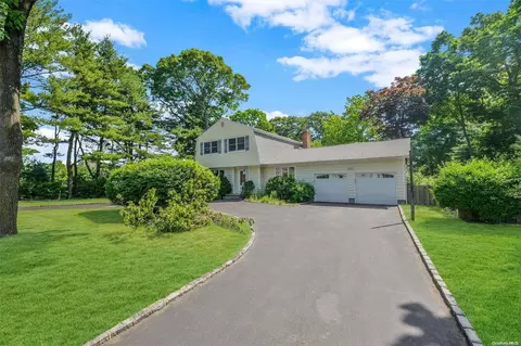 84 Stoothoff Rd, East Northport, NY 11731